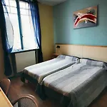Hotel Les Messageries Saint-Flour (Cantal)