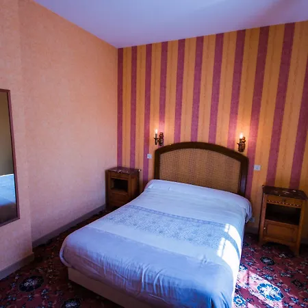 Hotel Les Messageries Saint-Flour (Cantal)