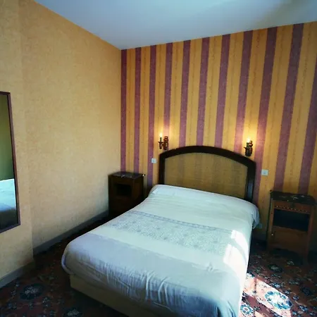 Hotel Les Messageries Saint-Flour (Cantal)
