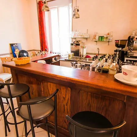 Hotel Les Messageries Saint-Flour (Cantal)