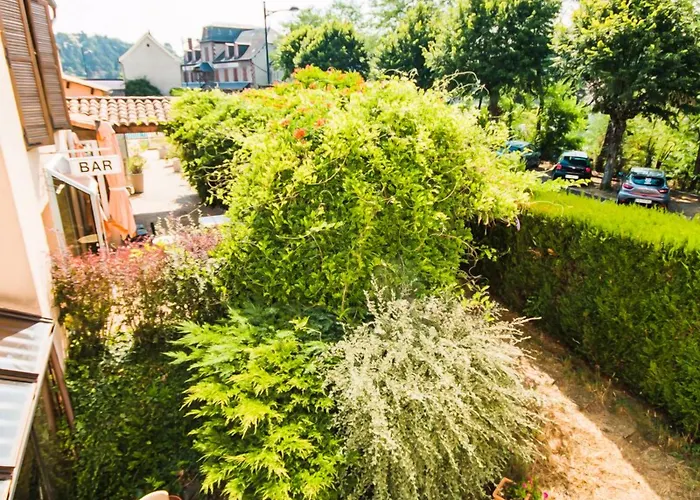 Hotel Les Messageries Saint-Flour (Cantal)